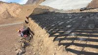 Геосетка из HDPE для восстановления карьеров и подпорных стен |   Реставрация открытых склонов: экологически чистое решение для улучшения состояния природы