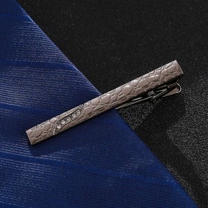 Nouveau Produit 2026 – Pince à <span class=keywords><strong>Cravate</strong></span> Tendance en Fer Argenté et Cristal K9 – Articles Cadeaux pour Bureau, Tenue Habillée, Clips Électroplaqués Coréens pour Hommes - Product Image 5
