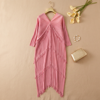 Robe longue plissée Miyake 2026 pour femme, col en V, manches 3/4, grande taille, style élégant pour soirée, design plissé