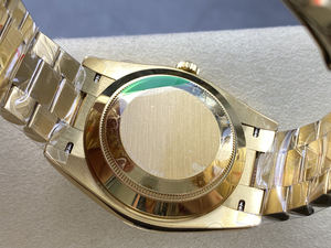 El Reloj de Pulsera con Diamantes de la Más Alta Calidad y el Estilo Más Clásico, con una Luminosidad Nocturna Excepcional. Reloj Mecánico para Hombre - Product Image 3