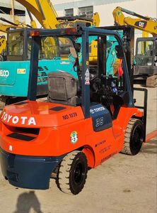 מלגזה דיזל מקורית של טויוטה יפנית מדגם FD35, מלגזה קטנה 3.5 טון, מלגזה 4 גלגלים למכולות - Product Image 5