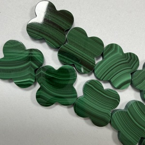 Perles en pierre de malachite naturelle polie verte 13x13x2mm en forme de fleur pour la fabrication de bijoux - Product Image 5