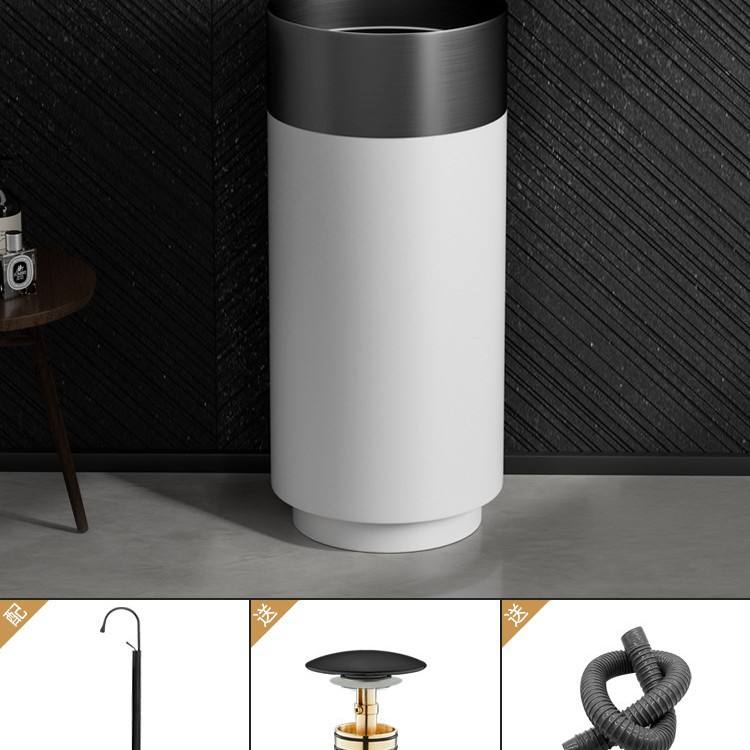 Montagne de neige noire blanche b