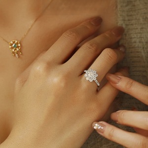 Bague de fiançailles en argent sterling Moissanite S925 en forme de poire personnalisée pour femme - Product Image 3