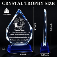 Trophée en acrylique personnalisé en forme de goutte de diamant, gravé sur mesure avec base bleue pour récompense d'employé