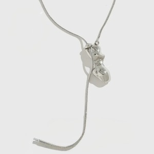 Collier <span class=keywords><strong>chaîne</strong></span> serpent ajustable en cuivre électroplaqué, surface lisse, forme extraterrestre, pour <span class=keywords><strong>femme</strong></span> ; Niche haut de gamme abstraite - Product Image 2