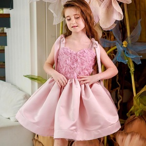 <span class=keywords><strong>Robe</strong></span> de fête moelleuse à bretelles spaghetti ornée de fleurs 3D <span class=keywords><strong>pour</strong></span> filles, idéale <span class=keywords><strong>pour</strong></span> les anniversaires, les mariages et les événements festifs - Product Image 1