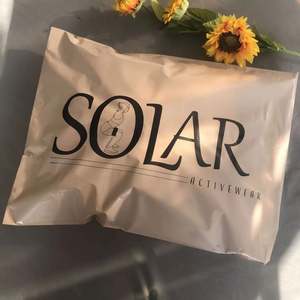 Sac d'emballage en polymailleur biodégradable et compostable rose pour l'expédition de vêtements - Product Image 5