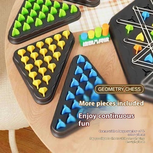 Juego de mesa familiar interactivo Cadena Geometría Triángulo Ajedrez Rompecabezas Banda de goma Disco Juguetes de plástico para niños para desarrollar el pensamiento - Product Image 3