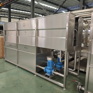 Macchina per lo scottamento degli embrioni di anatra per stabilimenti di anatre arrostite, per restringere i pori della carcassa di anatra e accelerare l'asciugatura - Product Image 1