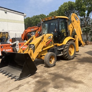 รถตักล้อยาง JCB รุ่น 3CX MUX สีเหลือง มือสอง อุปกรณ์ก่อสร้าง น้ำหนักบรรทุก 7 ตัน เครื่องยนต์คัมมินส์สำหรับปั๊มไฮดรอลิก กำลัง 75 กิโลวัตต์ - Product Image 1
