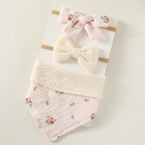 100% Baumwolle Neugeborenen Muster Weiche Musselin Bandana Fütterung Lätzchen Mit 2 Stück Haarschmuck Set - Product Image 1