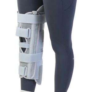 Atmungsaktive Kniebandage mit verstellbaren Riemen und seitlichen Stabilisatoren für Sport, Arthrose-Schmerzlinderung und Genesung nach Verletzungen - Product Image 1