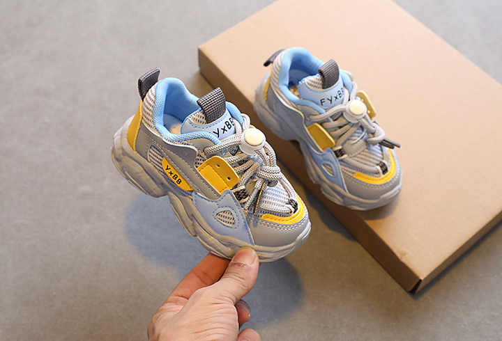 sports shoes air