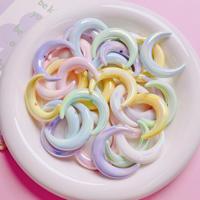 아크릴 달 모양 루즈 비즈 도매 10개/봉투 아크릴 단색 크로스 컬러 달 모양 루즈 비즈 쥬얼리 제작용