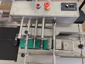 Codificador de impresora de fecha completamente automático de alta velocidad Máquina de paginación de alimentador usado con transportador - Product Image 5
