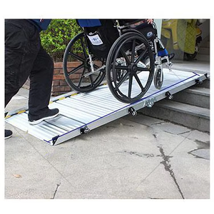 Rampe pliante portable en aluminium léger argenté de 2 m (6,5 pi) à deux sections pour fauteuil roulant et moto, modèle LY-FR9 Pet F, fabriquée en Chine - Product Image 2
