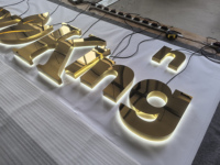 Miroir de 50 mm en titane et acier inoxydable rétroéclairé, groupe de lentilles IP68, distribution uniforme de la lumière pour restaurants, hôtels et commerces de détail