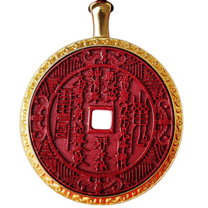 Pendentif vintage en cuivre cinabré, plaqué or et incrusté d'un motif floral spirituel de montagne, adapté aux hommes et aux femmes. - Product Image 5