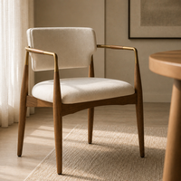 Fauteuil de salle à manger moderne pour hôtel, structure en bois massif, accoudoirs en laiton, chaise rembourrée crème pour restaurant, villa, projet hôtelier