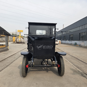 Véhicule utilitaire électrique rétro noir vintage, style camion classique ancien, écologique et durable, véhicule de démonstration personnalisé - Product Image 1