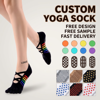 Vente en gros de chaussettes de yoga et de pilates à cinq doigts respirantes en nylon Coolmax antidérapantes pour femmes