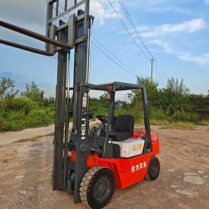Heli 2,5 Tonnen Diesel-Gabelstapler mit 3m Hubhöhe, ISUZU-Motor, 2,5 Tonnen 3-Stufen-Gabelstapler Optional, 2,5-Tonnen-Gabelstapler Heli CPCD25 - Product Image 3
