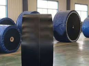 Bandes transporteuses multi-résistance haute performance : tissu <span class=keywords><strong>EP</strong></span> résistant à <span class=keywords><strong>la</strong></span> chaleur, aux flammes, à <span class=keywords><strong>la</strong></span> déchirure et à l'usure avec options de parois latérales/chevron - Product Image 2