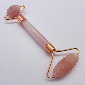 ลูกกลิ้งหินหยกคริสตัลสีชมพูพร้อมโรสควอตซ์สำหรับผ่อนคลายสิว - Product Image 3