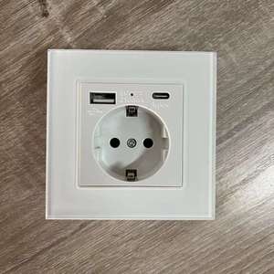 Panneau en verre cristal 86*86mm <span class=keywords><strong>Prise</strong></span> allemande avec 1 <span class=keywords><strong>USB</strong></span> et 1 port de charge Type <span class=keywords><strong>C</strong></span> - Product Image 5