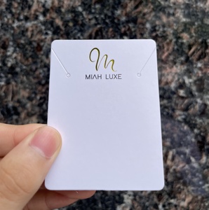 Support en papier pour bijoux personnalisé avec logo, petit MOQ, prix fabricant, pour boucles d'oreilles et colliers - Product Image 3