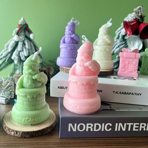 Bougie décorative en forme de Père Noël et de boîte cadeau, ornement en cire sur le thème de Noël pour la décoration de table à la maison et les fêtes - Product Image 2