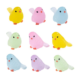 Figurines d'oiseaux de dessin animé mignonnes, ornements de bureau miniatures en résine, articles décoratifs qui brillent dans la nuit pour le jardin et la maison - Product Image 1