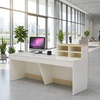 Bureau d'accueil en bois pour salons de beauté et bureaux, idéal pour les réceptions et les bureaux d'information en immeubles commerciaux