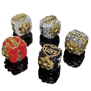 Perles en sucre carrées de 18mm pour la Saint-Valentin, perles acryliques décoratives en forme de cœur en cristal personnalisées pour la fabrication de bijoux, porte-clés de téléphone, sacs à breloques - Product Image 1