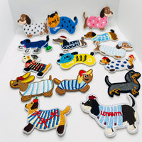 Appliques thermocollantes brodées en forme de chiens et chiots variés (y compris le Teckel) pour vêtements, style Anime