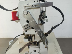 Máquina de Coser Industrial Computarizada DS-5816QHD de Una Aguja con Motor de Alta Velocidad y Cortahilos para Prendas de Vestir, Nueva, Metálica - Product Image 4