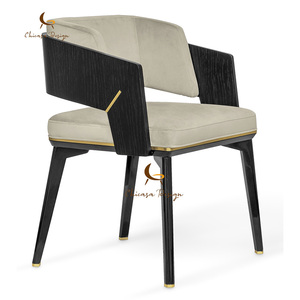 Ensemble Table et Chaises de Salle à Manger de Style Luxe Léger, Design Italien Haut de Gamme pour Villa et Restaurant - Product Image 1