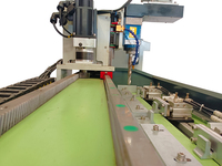 Machine de fraisage CNC multi-axes avec système de contrôle d'axe quatrième rotatif