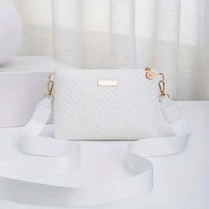 I-0637 Bolsos de Mano de Fábrica, Bolso de Hombro Simple y Moderno para Mujer, Bolsos de Cuero PU para Mujer - Product Image 4