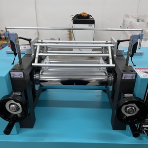 Broyeur à deux rouleaux chauffé pour plastiques et caoutchoucs de laboratoire, 5 kW, AC380V, refroidi par <span class=keywords><strong>eau</strong></span>, haute sécurité, marque XH, garantie 1 an, origine Guangdong - Product Image 3