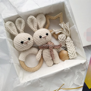Soporte de <span class=keywords><strong>chupete</strong></span> de bebé de juguete suave de conejito de ganchillo neutro Unisex con regalo de madera con forma de animal de haya - Product Image 2