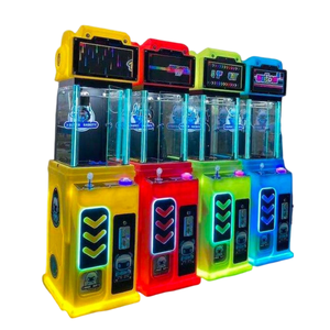 Máquina de Juegos de Arcade con Pantalla LED y Gancho para Premios, con Pantalla Publicitaria para Entretenimiento en Eventos - Product Image 1