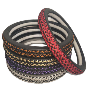 إكسسوارات سيارة بتصميم جديد شامل غطاء فاخر مع إبر لغطاء عالمي لطيف - Product Image 2
