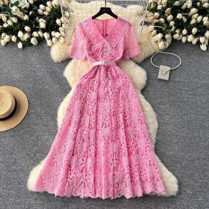 Женское кружевное платье с коротким рукавом - Product Image 1