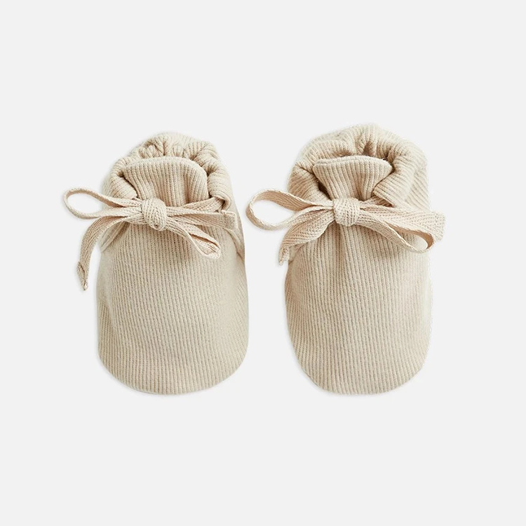 Super cute newborn gift set gots certified organic cotton baby socks booties for new born shoes