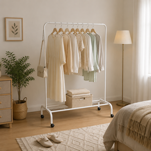 Moderner Metall-Kleiderständer mit Rollen, mattweiß, Kleiderstange und unterem Gitterregal für Schlafzimmer und Boutique - Product Image 3