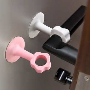 Protector de silicona para manija de puerta, almohadilla anticolisión para montaje en pared, diseño oculto, estilo minimalista, fácil instalación - Product Image 1