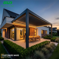 Pergola de Luxe Extérieure en Aluminium Étanche avec Toit à Lames et Écran d'Intimité pour Zone de Repas Extérieure – Fabricant Canadien