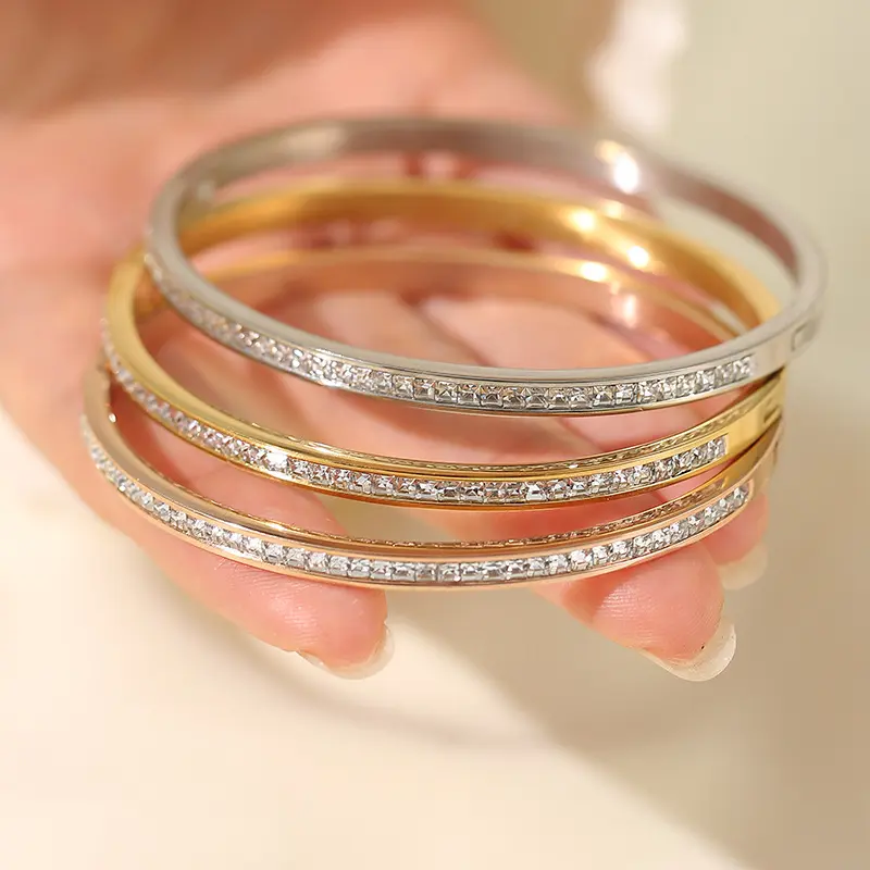 Daihe Bán Buôn Đồ trang sức tốt không phai Quảng trường AAA Zircon 18K mạ vàng thép không gỉ Cuff Bangle Vòng đeo tay cho phụ nữ